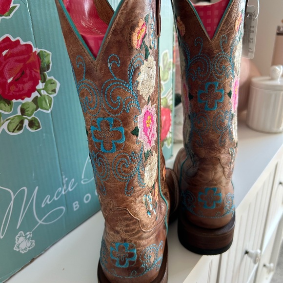 NIB Macie Bean Roper Floral Embroidered 13" Honey Bunch Western Cowboy Boots 9.5 - Picture 7 of 9